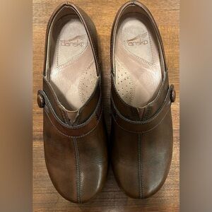 Dansko Solstice Button Strap‎ Clogs Mules Brown Slip-On Size 41 US 10.5/11